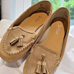 Limelight MARTA Women's Leather upper Tan Flat Loafer with tassels Size 8M