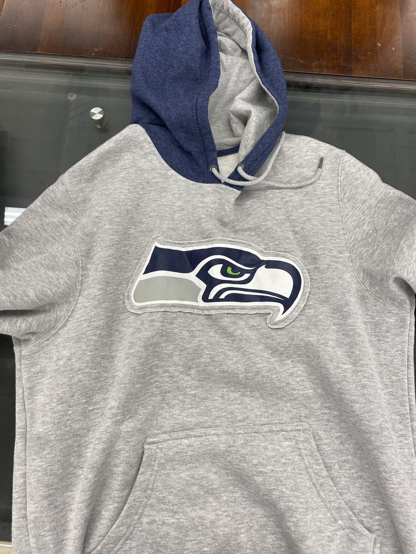 L Seattle Seahawks sweatshirt