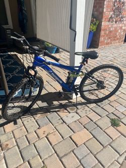 Mongoose Ledge 2.1 mountain bike in good used condition - $50