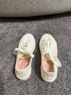 Women’s White Sneakers Size 7