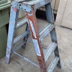 4’ft Metal Ladder 