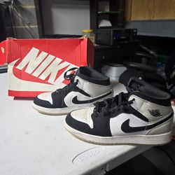 Air Jordan 1 Mid SE “Diamond Shorts” (GS) DN4321-100 – Size 7Y – Black/White