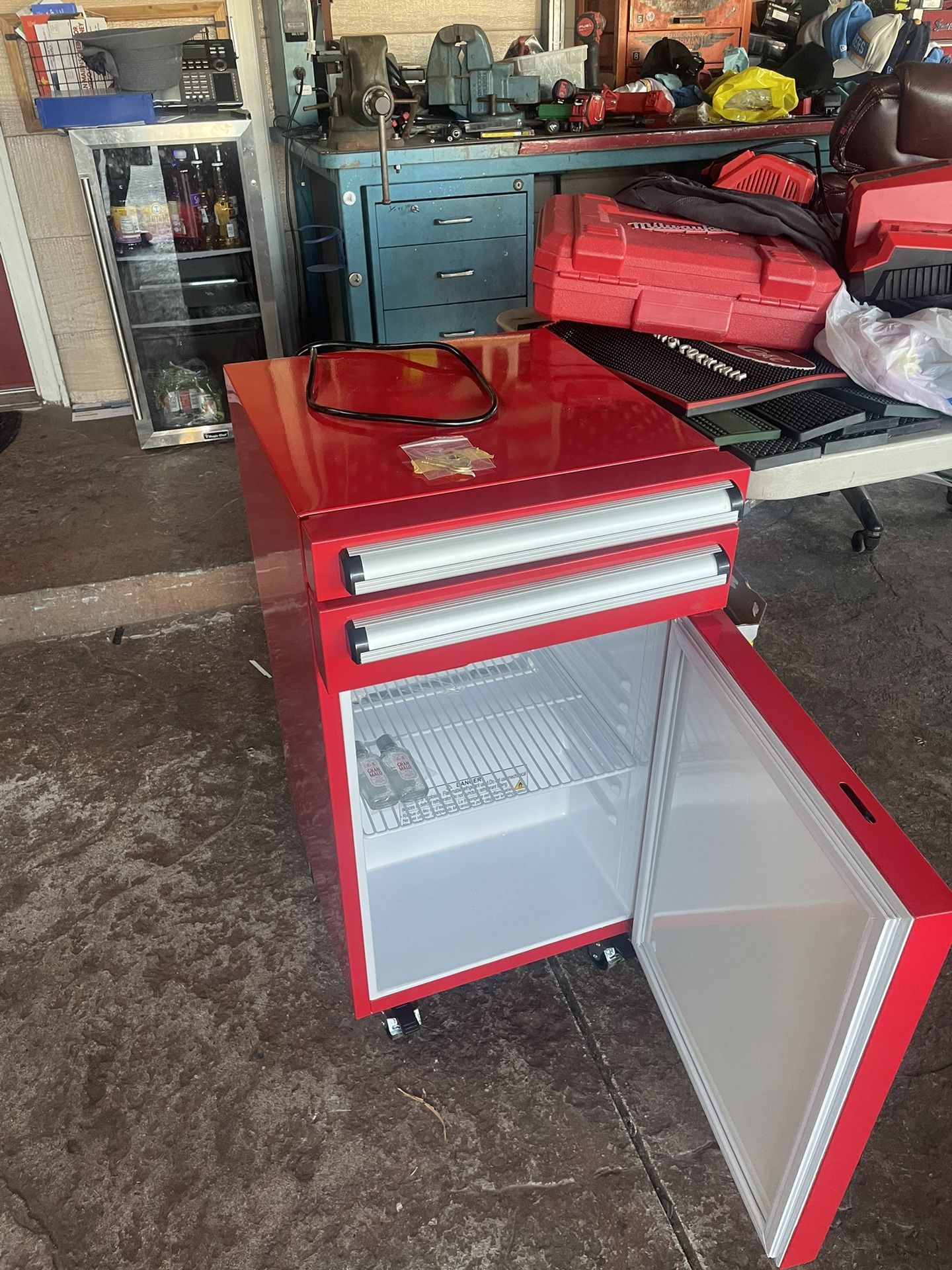 SMALL REFRIGERATOR/ TOOLS