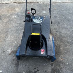 Yard Machine 21 Inch 4 Cycle Ez Chute 123cc Snow Remove 