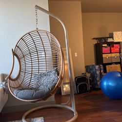 **Modern Wicker Hanging Chair with Stand – Cozy Indoor Egg Chair**