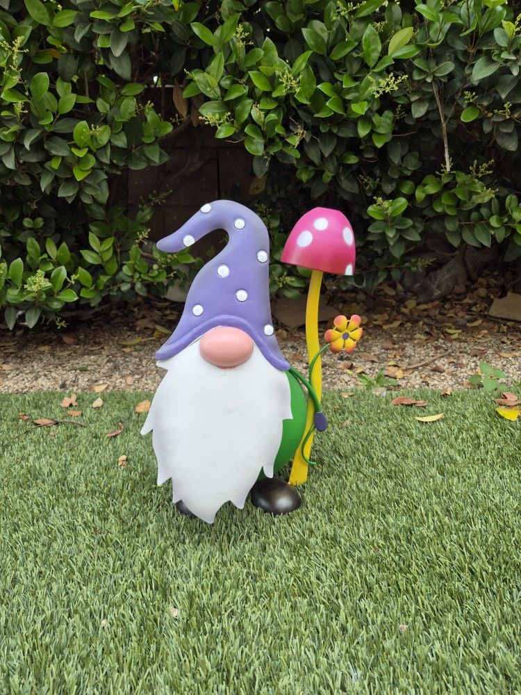 Purple Hat Gnome Solar Light Sculpture