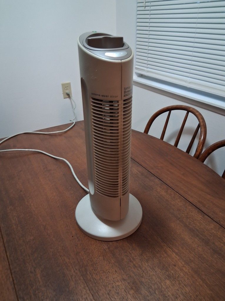 SHARPER IMAGE IONIC BREEZE MODEL S1697 BARELY USED