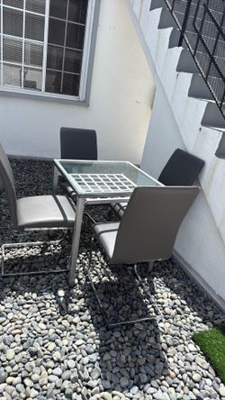 Kitchen table