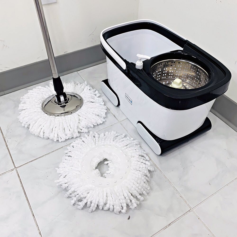 New $30 each Deluxe Spin Mop with Wheels and Extended Handle with 2x Microfiber Mop Heads 