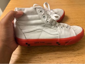 VANS HIGH TOP SNEAKERS