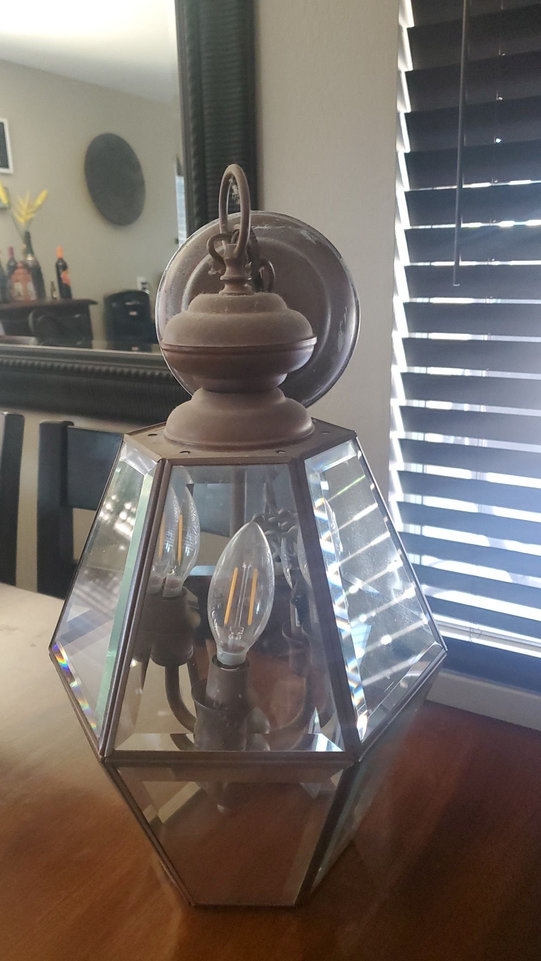 Stairs pendent light fixture