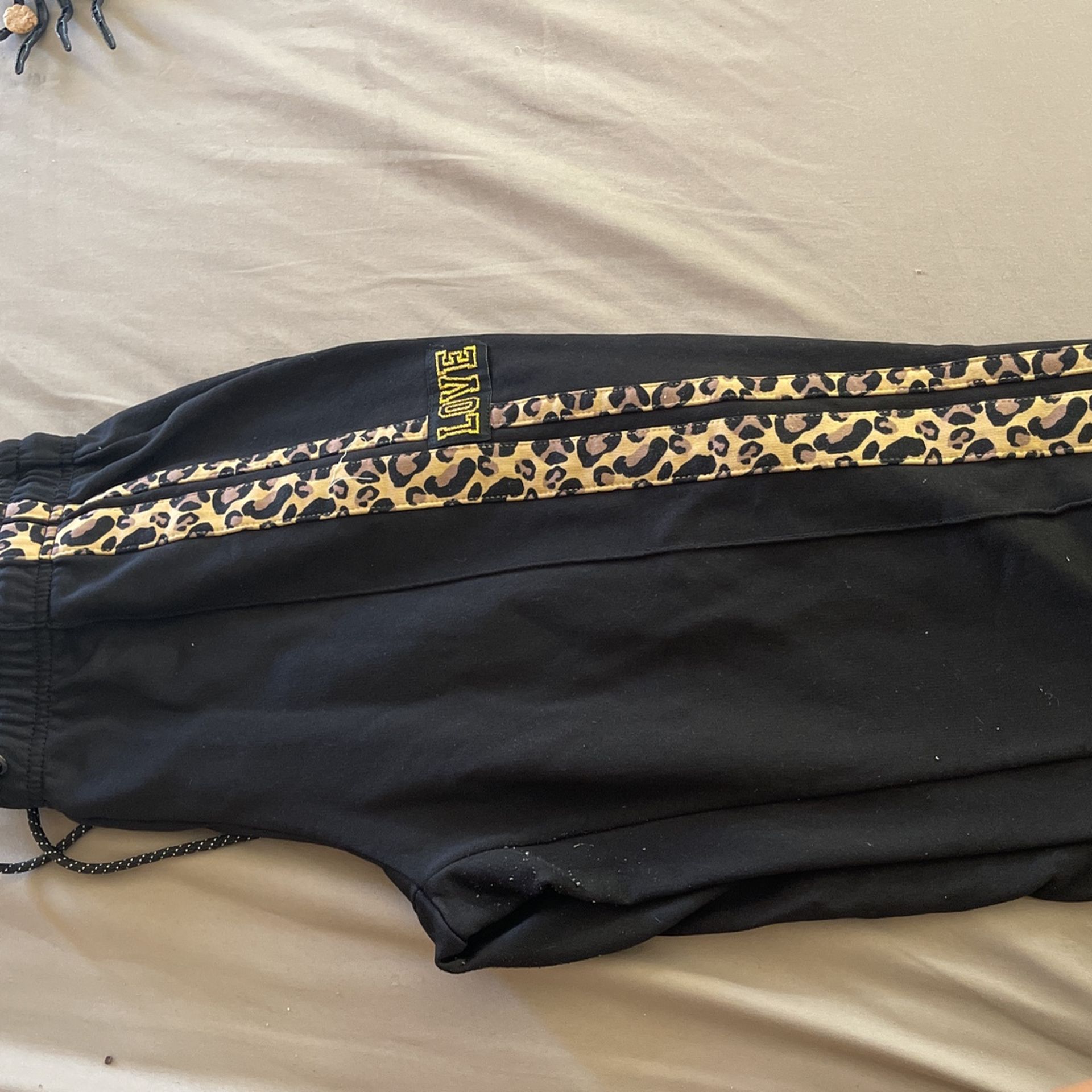 Medium Sweats Women Cheetah