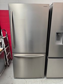 Mora bottom freezer