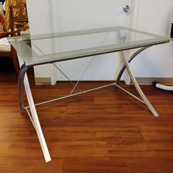 Glass Top Metal Frame Desk 