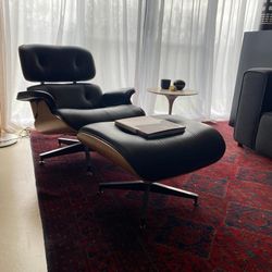 Herman-Eames-Lounge-chair-and-ottoman-2(Authentic)