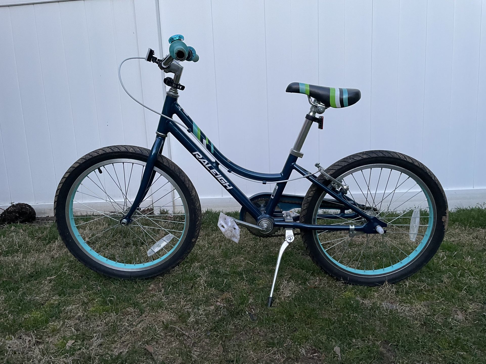 20”  Raleigh Jazzi Girls Bicycle For Sale