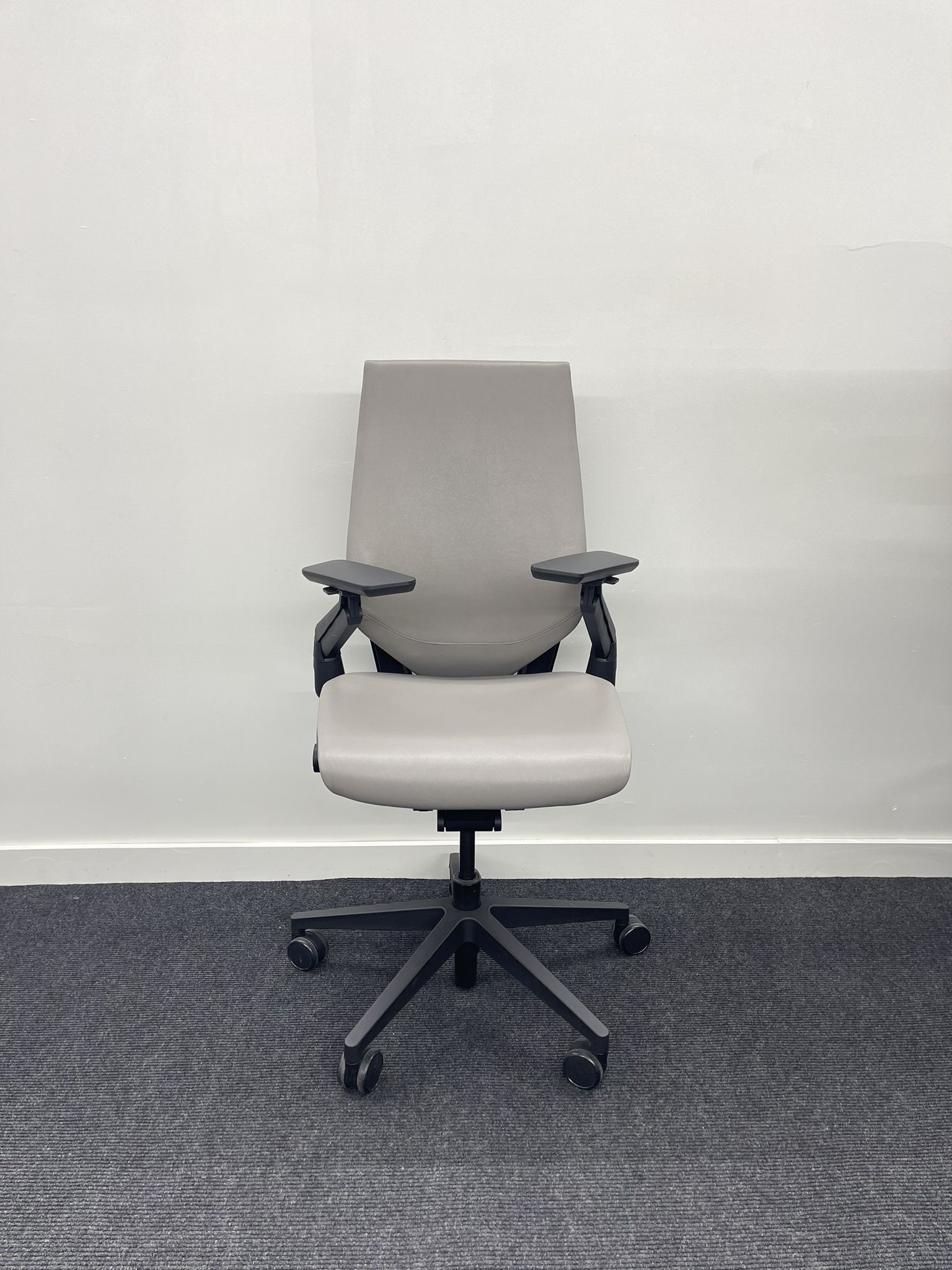 LIKE NEW STEELCASE GESTURE CHAIR GREY LEATHER WITH WRAPPED BACK