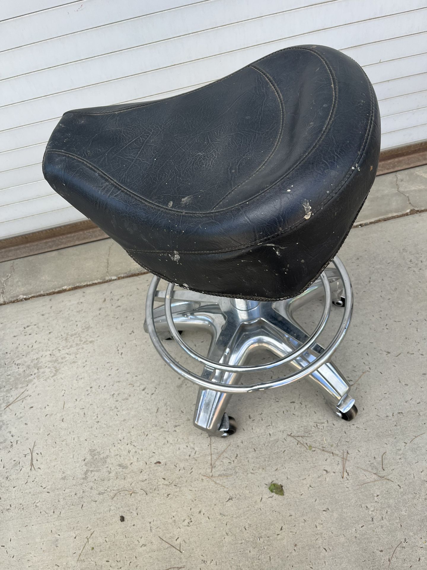 Motorcycle Seat Stool. Please read the entire ad before responding.