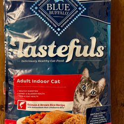 Blue Buffalo Tastefuls Indoor Adult Cat Food – Salmon & Brown Rice, 15 lb Bag