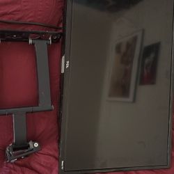 32 in. TCL Roku TV With Wall Mount