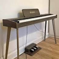 🎹 Donner DDP-60 Digital Piano – 88 Weighted Keys - Like New! Selling my Donner DDP-60 digital piano, gently used and in excellent condition.