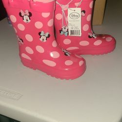 NEW DISNEY MINNIE BOOTS LOOK