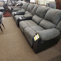 4 Seats, 2 Recliners, XL SOFA!