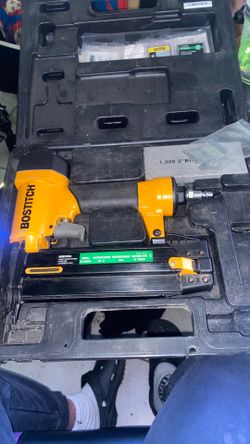 Bostitch SB-2IN1 18-Gauge Pneumatic Brad Nailer