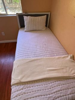 FREE: 2 Twin Beds w/ Mattresses, Pillows & Covers - First come first take