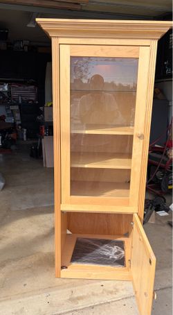 Single pier tower Maple wood