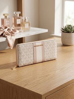 Michael Kors Jet Set Large Continental Zip-Around Wallet