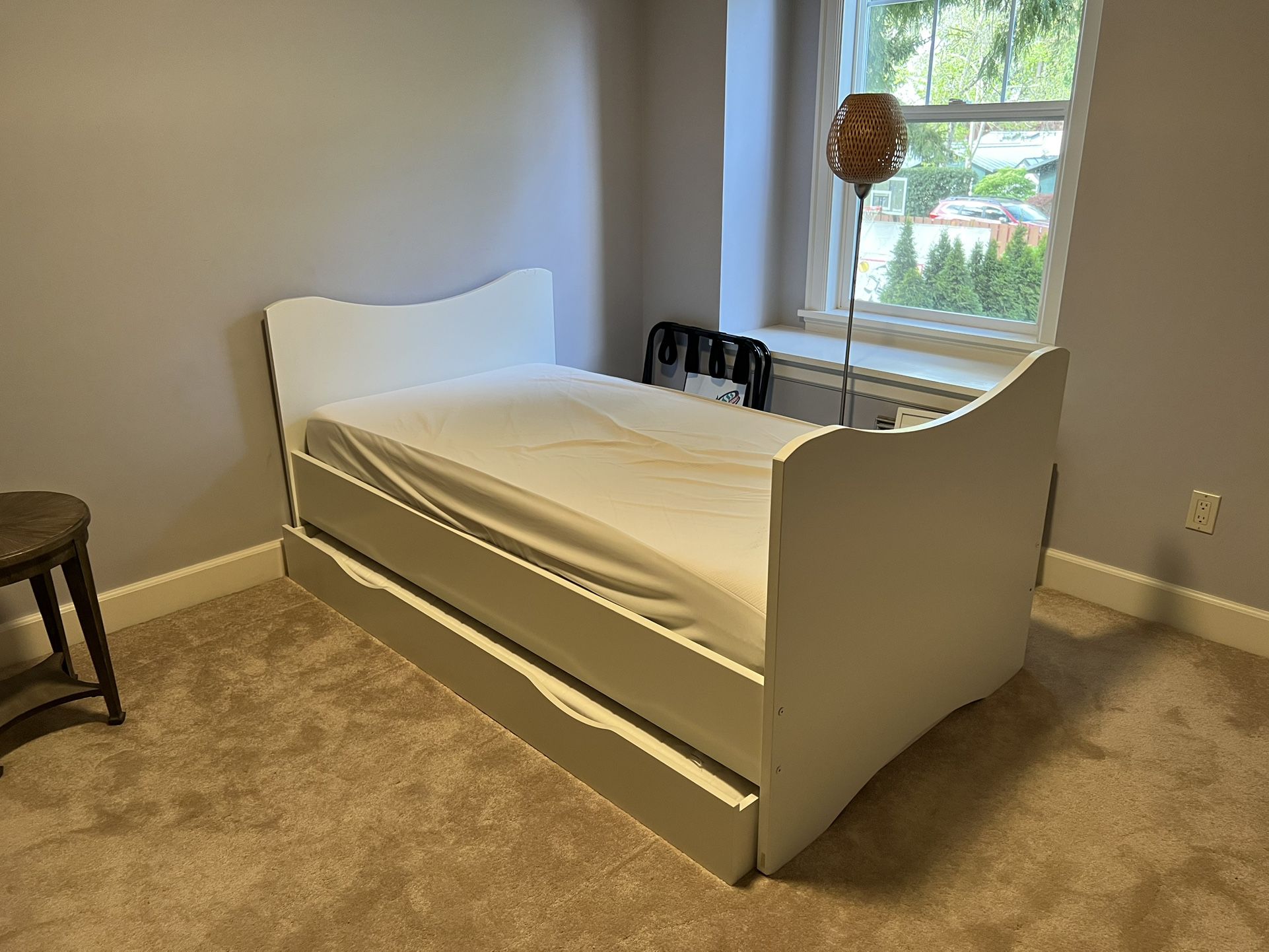Twin bed with trundle [PENDING PICKUP]