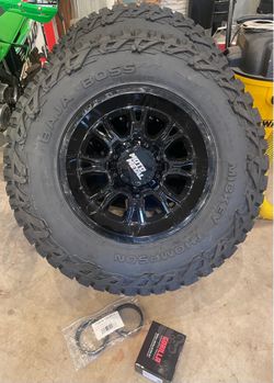 *Brand NEW* Mickey Thompson Tires Moto Metal Wheels Package