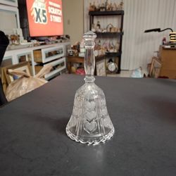 Gorgeous Lead Crystal Bell 🔔  With Etched Hearts And Scalloped Edges 6.75" Tall 