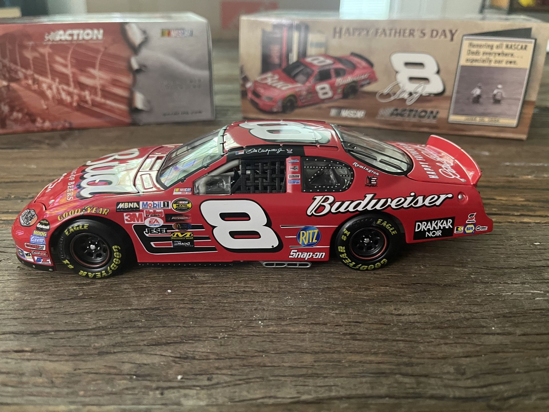 1:24 Dale Earnhardt Jr #8 Budweiser/Father’s Day. 2004 Monty Carlo.