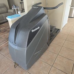 Elliptical (Reebok Fusion) in Excellent Condition 