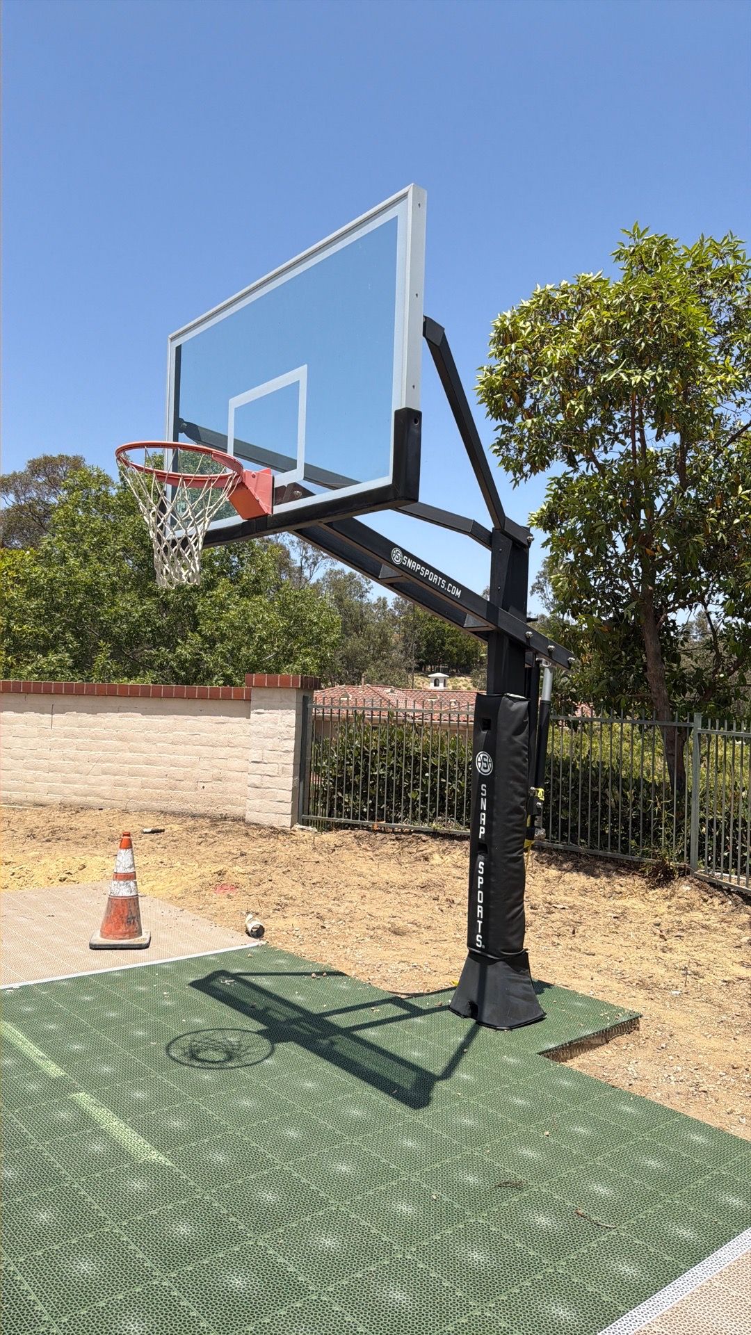 Basketball hoop