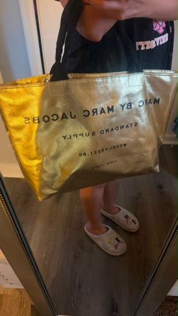 Marc Jacob’s metallic gold tote with zipper Large bag
