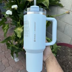 Stanley Starbucks Light Blue Spring