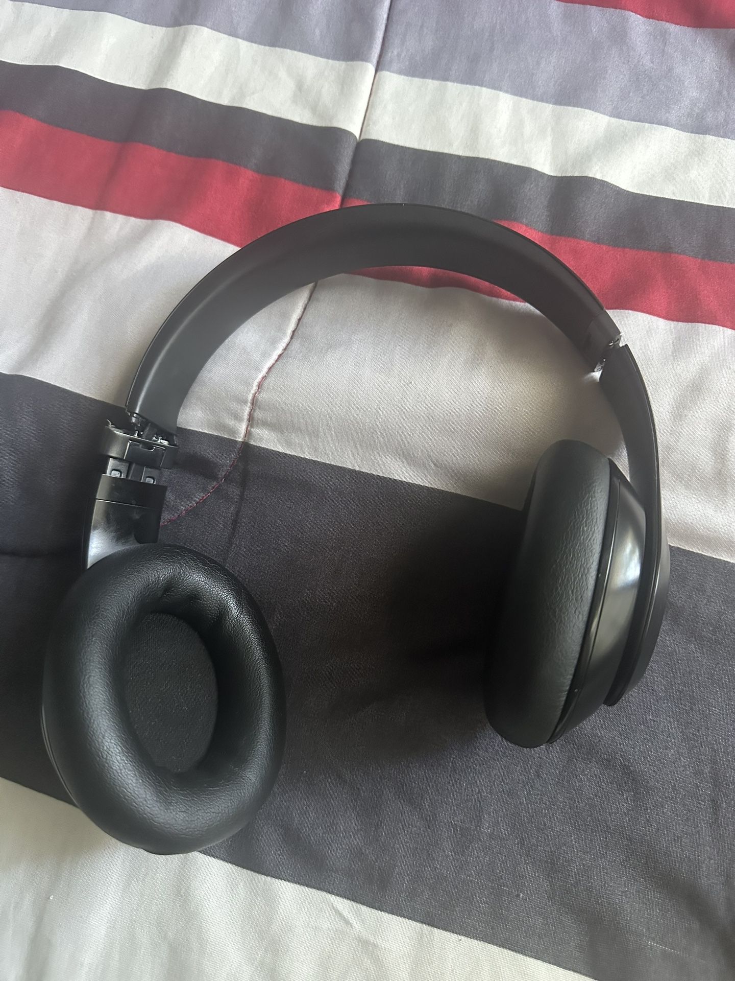 Beats Studio Pro