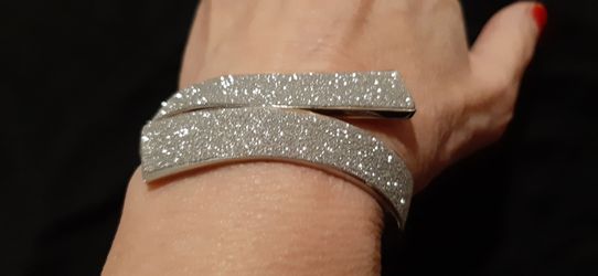 Shimmery Silver Tone Bracelet.