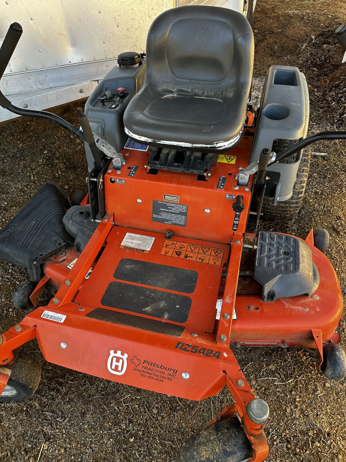 Husqvarna 54” Zero Turn Lawn Mower 