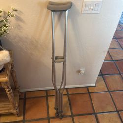 Free Crutches 