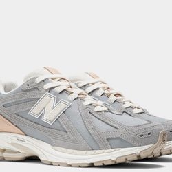 NEW BALANCE 1906R IN SLATE GREY / FRAPPE