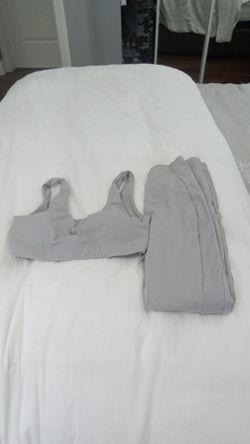 Women's workout pants/ sportsbra