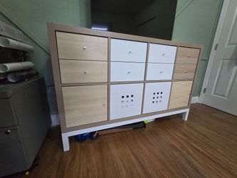 KALLAX shelving unit with insert