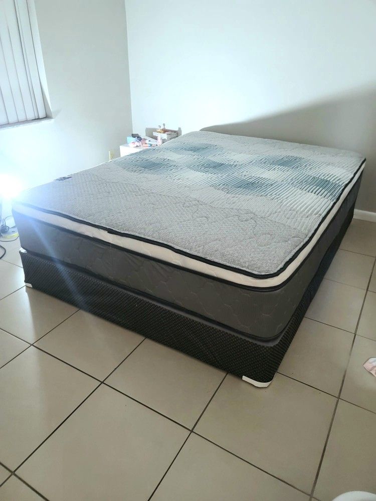 NEW FULL-SIZE PILLOW TOP MATTRESS AND BOX SPRING 💤