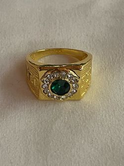Vintage Style Men's Gold Tone Greek Fret Band Ring Oval Emerald Green Crystal Halo