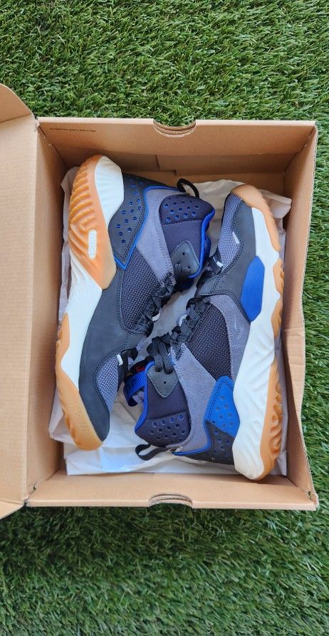 Jordan Delta Mid Size 10.5