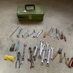 Lot of over 80 sort tools, Screw drive, plier, cuter, socket ..organizer rack,SK tool, tool box